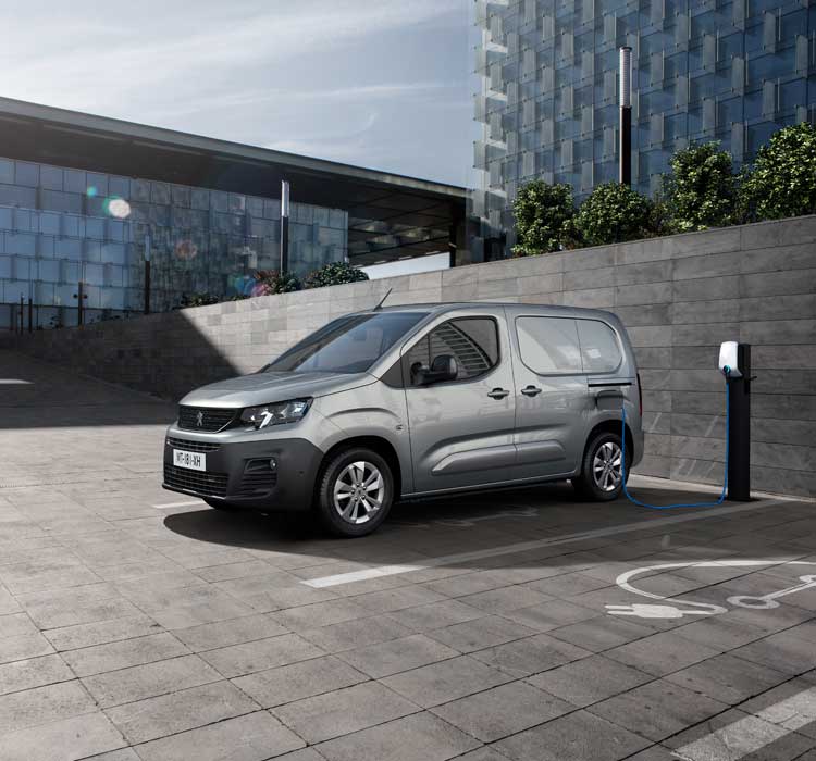 New PEUGEOT e-Partner van – charging at a workplace
