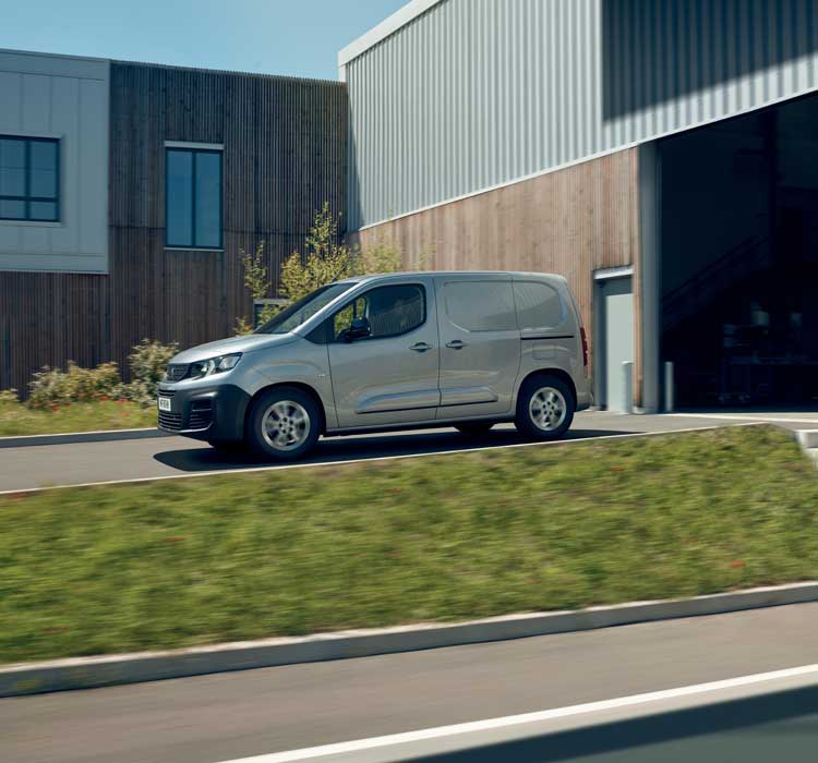 PEUGEOT e-Partner Vue de profil en dynamique