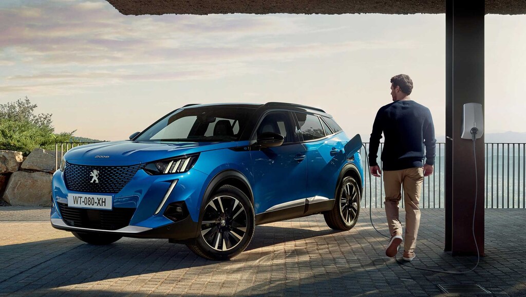 PEUGEOT e-2008 100% electric SUV