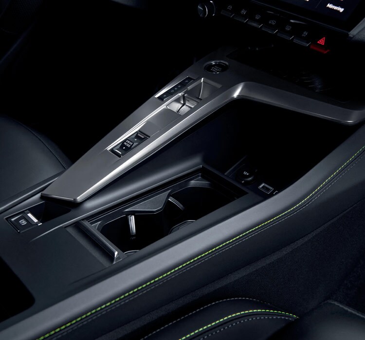 New PEUGEOT 308 HYBRID – Central console with large arch