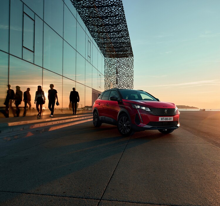 PEUGEOT 3008 SUV – Black pack option front view